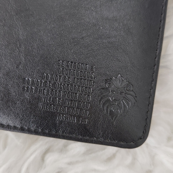 Prayer Wear Men's Black Vegan Leather Lion Head Wallet. Black. New. - Picture 3 of 4